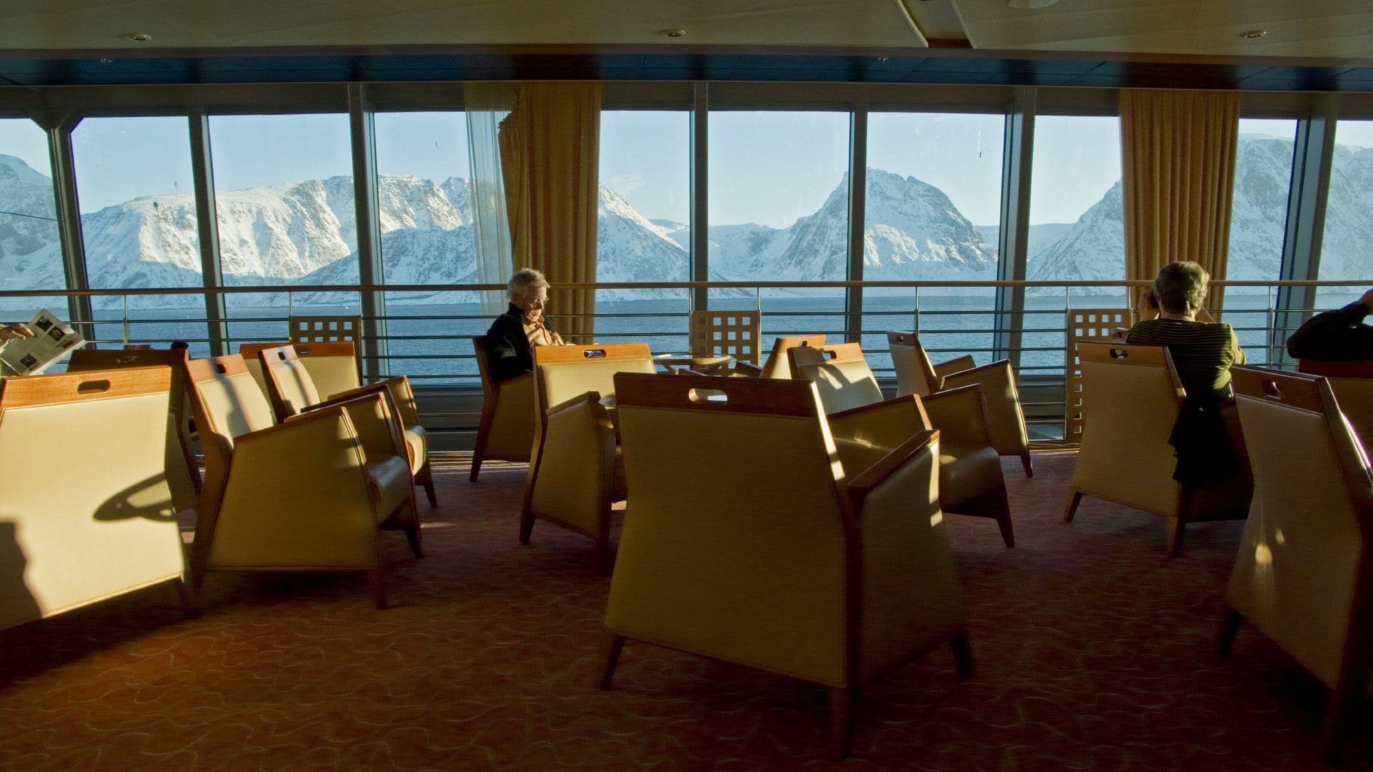 Hurtigruten Cruise Lines MS Midnatsol Interior Lounge 3.jpg
